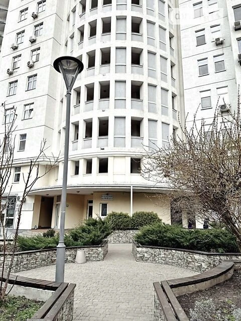 Sale of 4-room apartment 220 sq. m on Mykola Mikhnovsky Blvd. 14-
