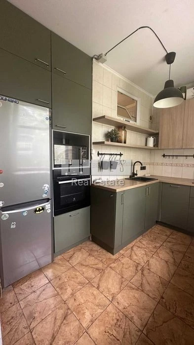Продам квартиру 43 м2 ул Алексеевская 10\12 ремонт Соломьян
