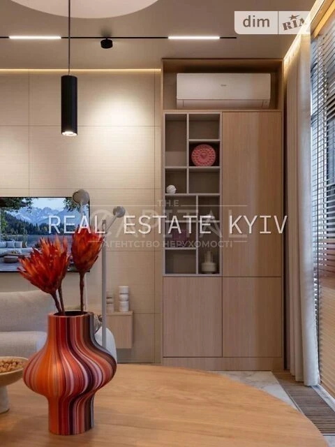 Sale of 2-room apartment 60 sq. m. on Andriy Verkhoglyada St. 19B •