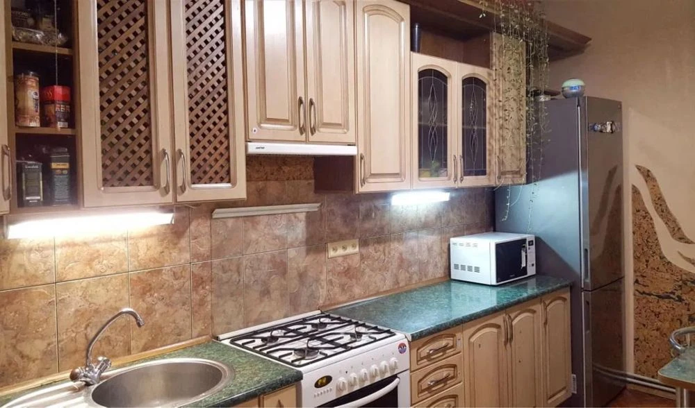 Продаж 4 кім.квартира 75 м² 2/2ц вул .Зернова 135000$