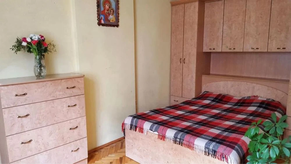 Продаж 4 кім.квартира 75 м² 2/2ц вул .Зернова 135000$