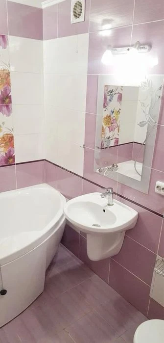 Продаж 4 кім.квартира 75 м² 2/2ц вул .Зернова 135000$