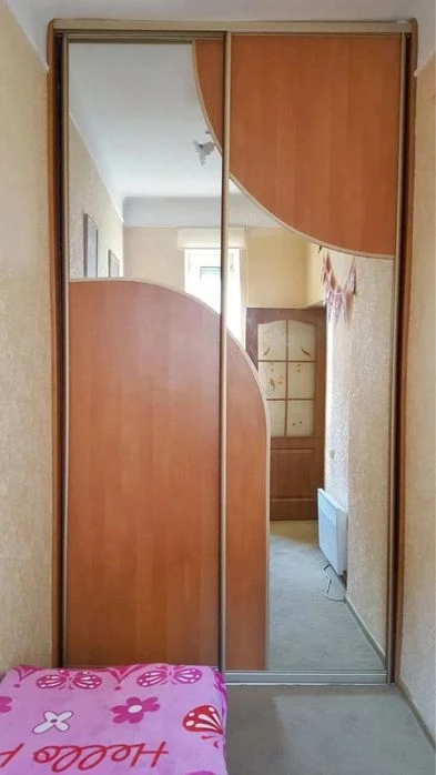 Продаж 4 кім.квартира 75 м² 2/2ц вул .Зернова 135000$