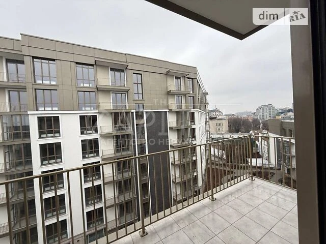 Sale of 2-room apartment 54 sq. m. on Naberezhno-Khreshchatytska Street 21