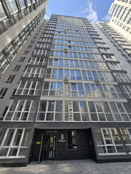 Продажа 3-х комн. квартира а Акварель-3