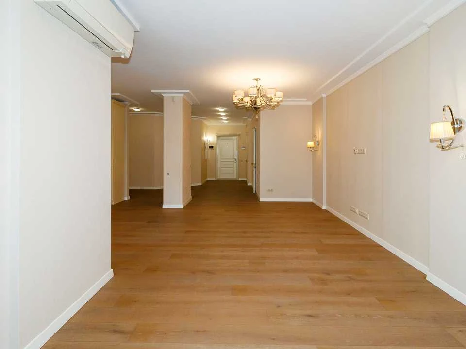 Apartment. Kyiv, Dmytrivska Street.