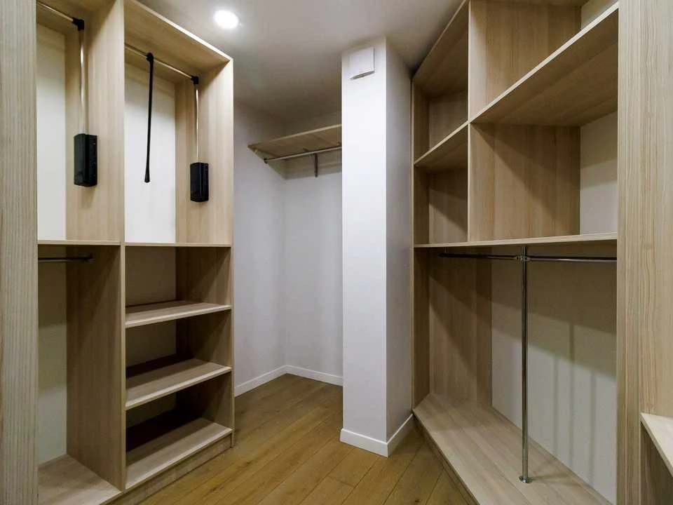 Apartment. Kyiv, Dmytrivska Street.