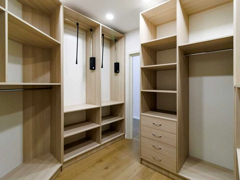 Apartment. Kyiv, Dmytrivska Street.