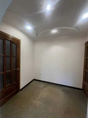 I will sell 1 room apartment Kholodnaya Gora 43 sq m Yuri Parashchuk house 4 with re