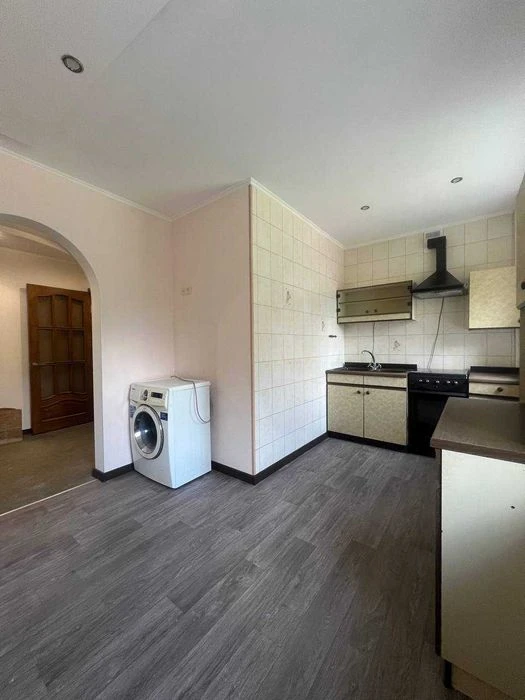 I will sell 1 room apartment Kholodnaya Gora 43 sq m Yuri Parashchuk house 4 with re