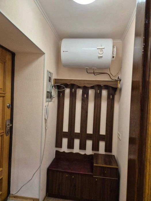 I will sell 1 room apartment Kholodnaya Gora 43 sq m Yuri Parashchuk house 4 with re