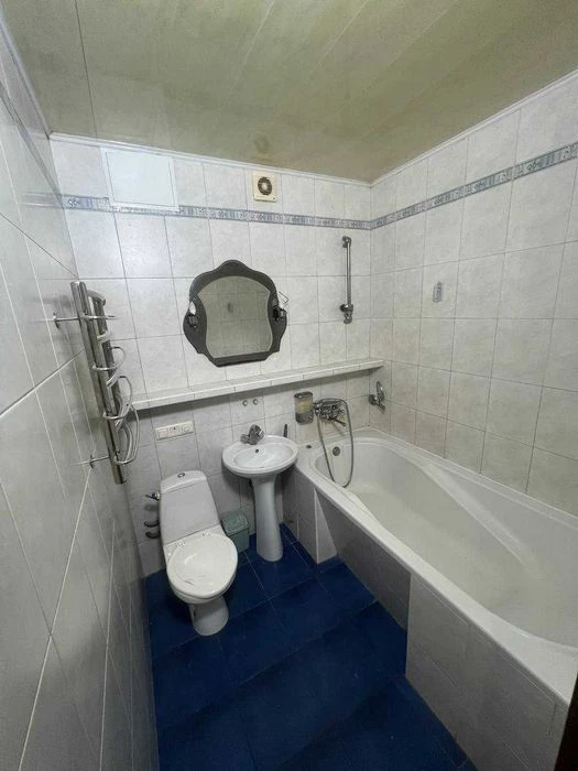 I will sell 1 room apartment Kholodnaya Gora 43 sq m Yuri Parashchuk house 4 with re
