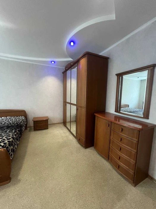 I will sell 1 room apartment Kholodnaya Gora 43 sq m Yuri Parashchuk house 4 with re