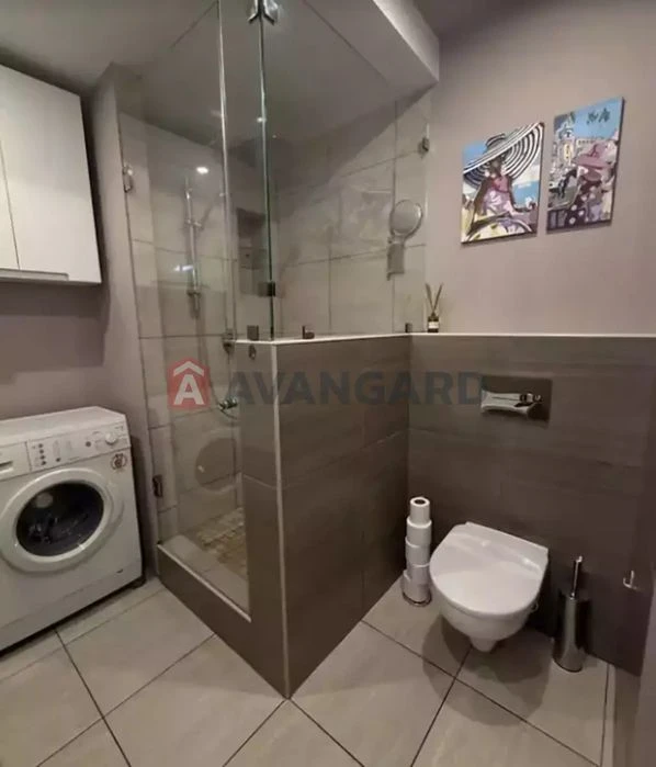 Продам квартиру в районі ТРЦ Караван