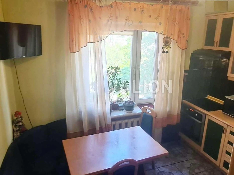For sale 3-room apartment with renovation, Obolon. Levka Lukyane Street