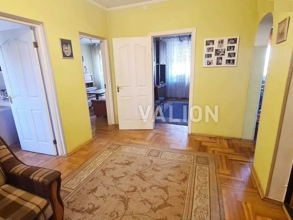 For sale 3-room apartment with renovation, Obolon. Levka Lukyane Street