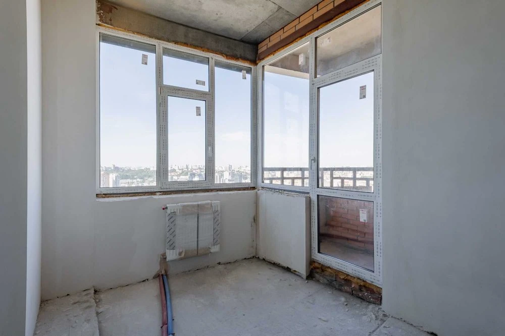 For sale 1-room apartment with panoramic views of the center of Kyiv