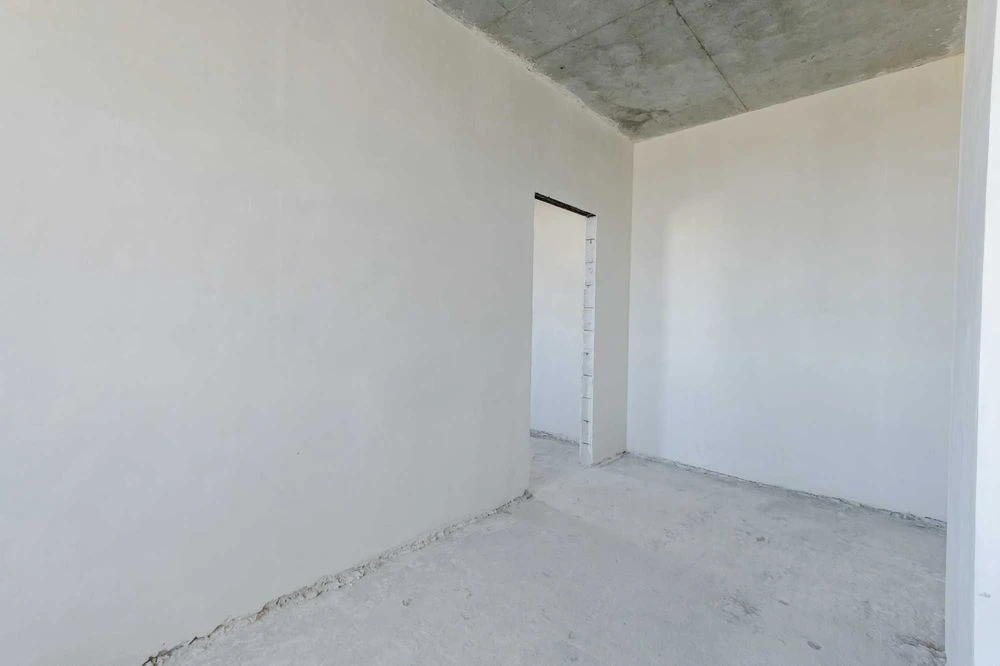 For sale 1-room apartment with panoramic views of the center of Kyiv