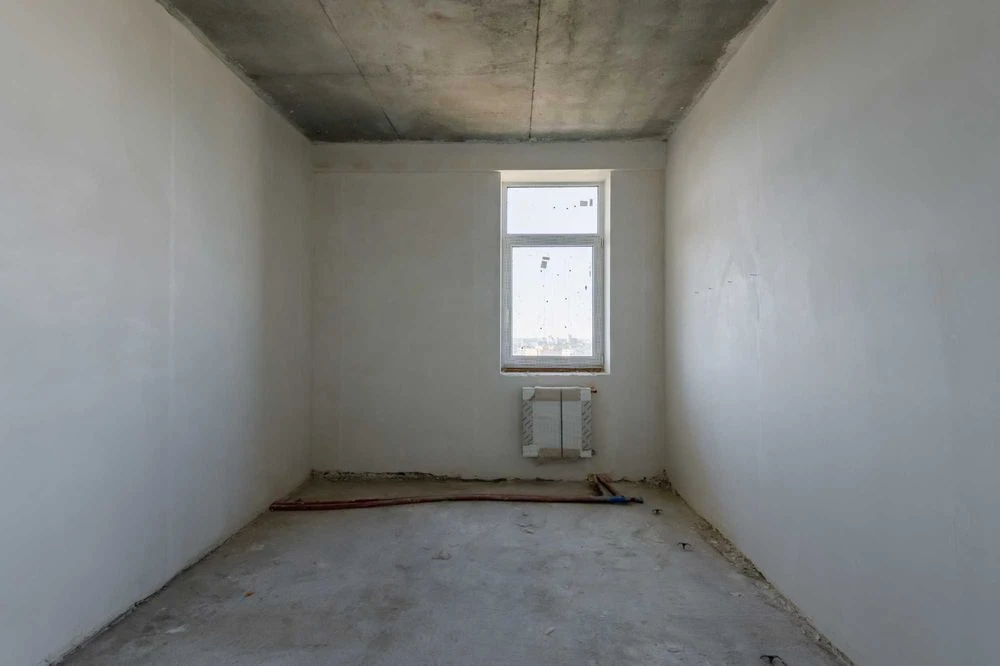 For sale 1-room apartment with panoramic views of the center of Kyiv