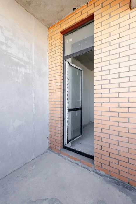 For sale 1-room apartment with panoramic views of the center of Kyiv