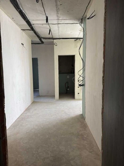 Sale of a 2-room apartment with partial renovation of 65m2 in the Kryshtalevi residential complex