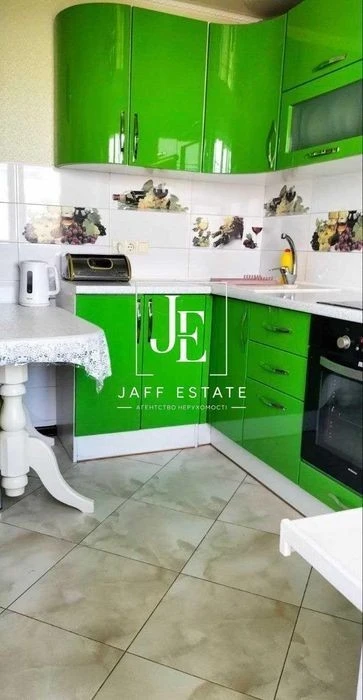 3-room apartment for sale near Livoberezhna metro station | Pa st.