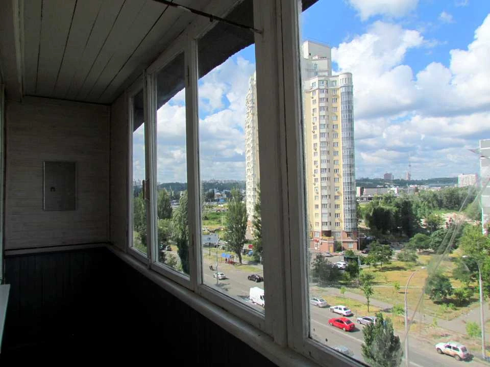 Квартира. Киев, Иорданская ул. (Лайоша Гавро)