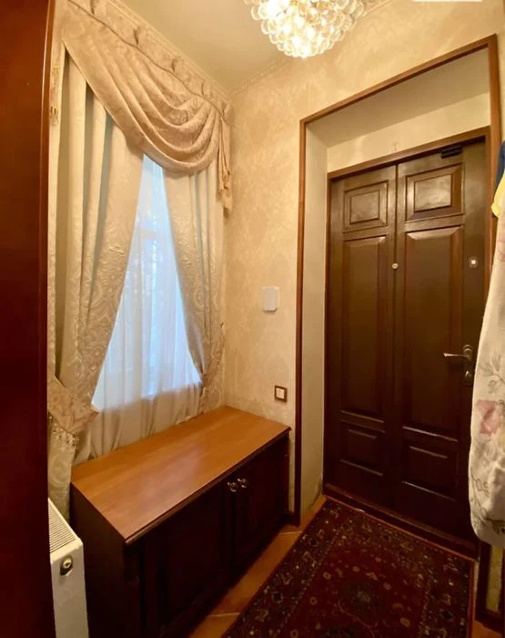 House with 3 floors, 260 m2, 4 acres, 5 rooms. Arcadia per. Morskoy str.