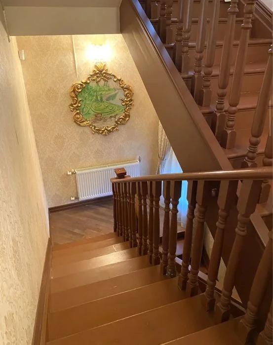 House with 3 floors, 260 m2, 4 acres, 5 rooms. Arcadia per. Morskoy str.