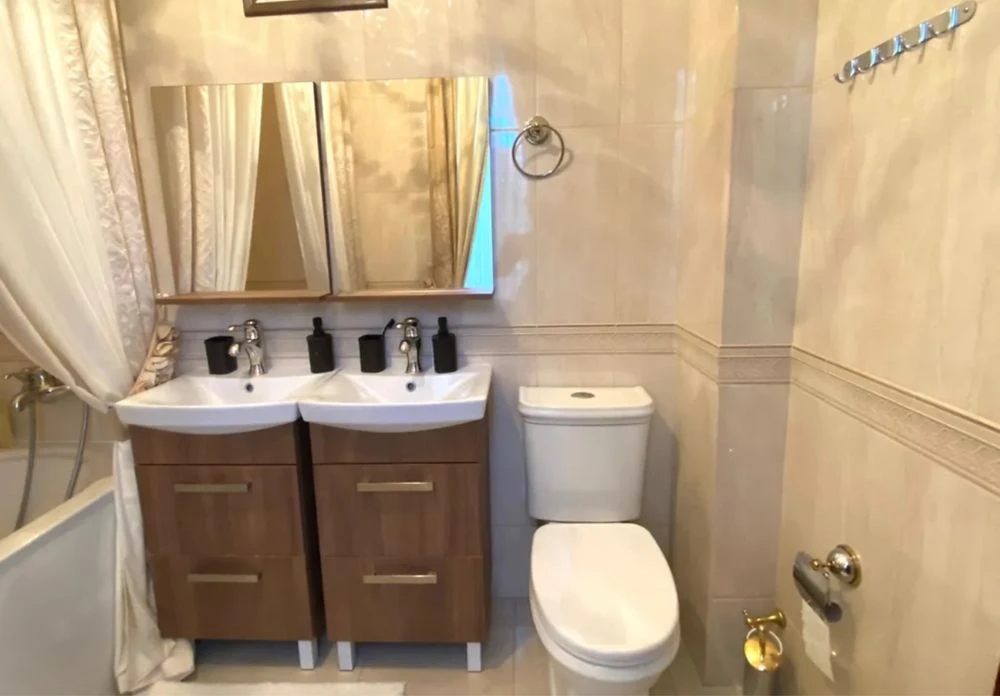 House with 3 floors, 260 m2, 4 acres, 5 rooms. Arcadia per. Morskoy str.