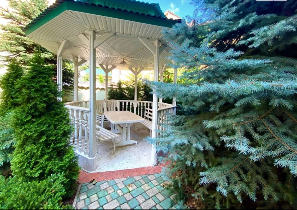House with 3 floors, 260 m2, 4 acres, 5 rooms. Arcadia per. Morskoy str.