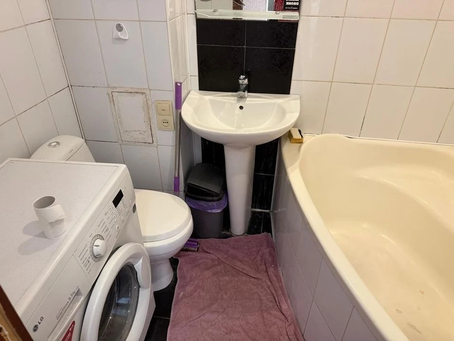 Selling a 1-room apartment near Nauchnaya metro station, 4/9, European-standard renovation.