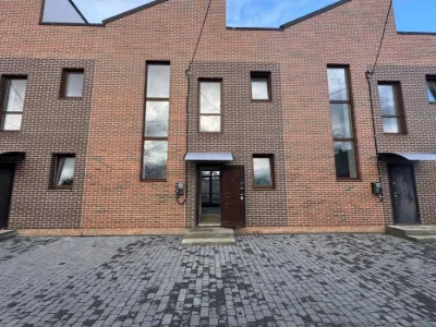 Sale of a modern two-story townhouse in the Old Town