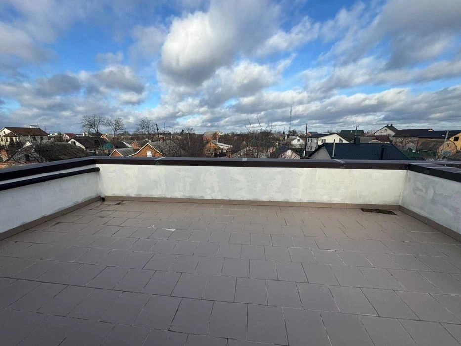 Sale of a modern two-story townhouse in the Old Town