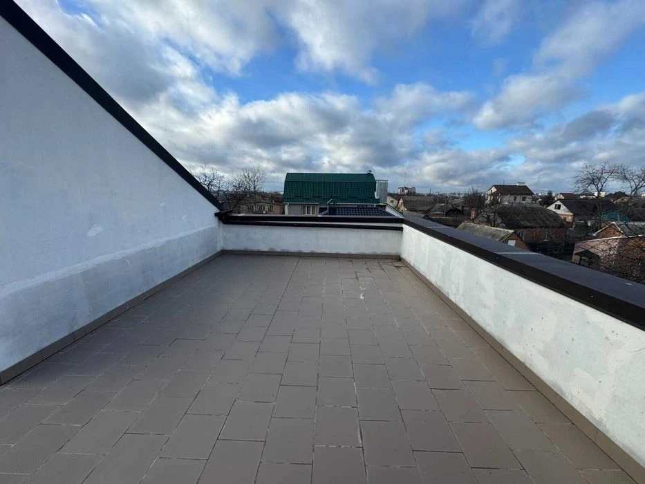 Sale of a modern two-story townhouse in the Old Town