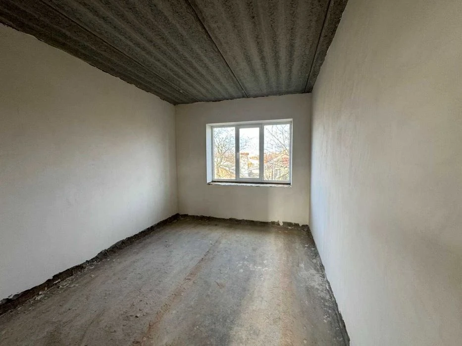 Sale of a modern two-story townhouse in the Old Town