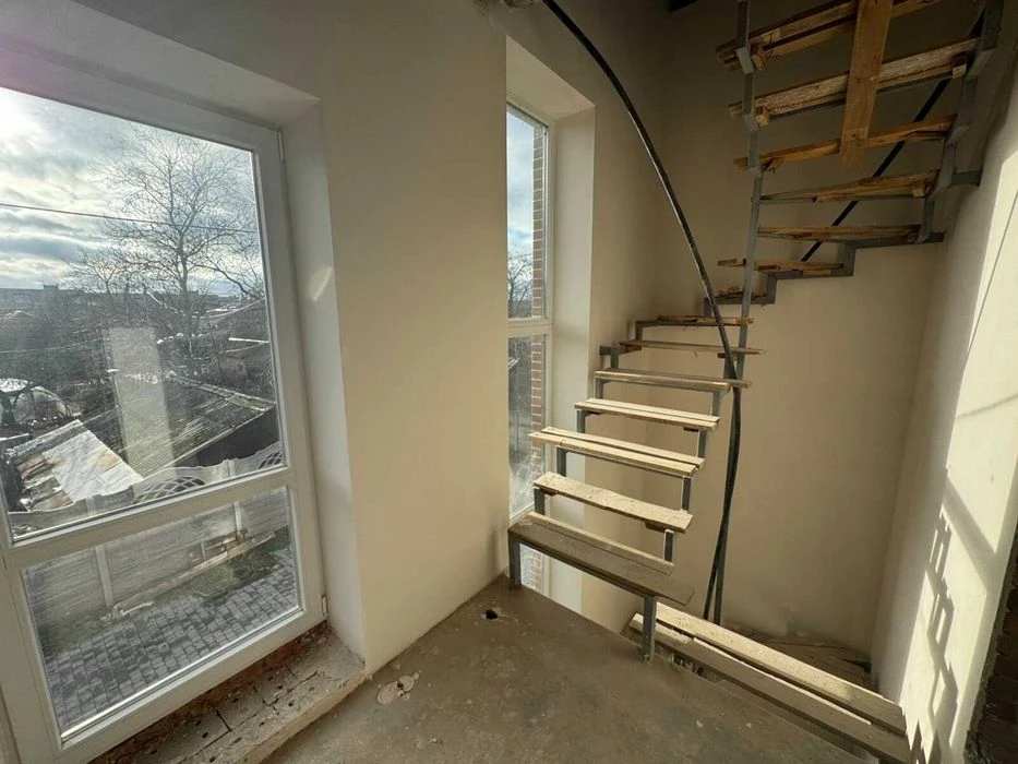 Sale of a modern two-story townhouse in the Old Town
