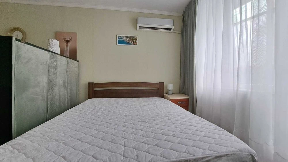 I am selling a cozy 2-room apartment near the metro station "Studentska"