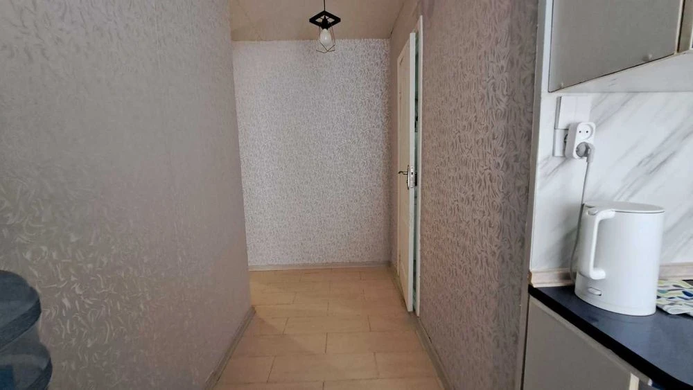 I am selling a cozy 2-room apartment near the metro station "Studentska"