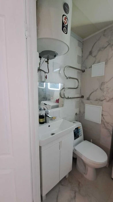 I am selling a cozy 2-room apartment near the metro station "Studentska"
