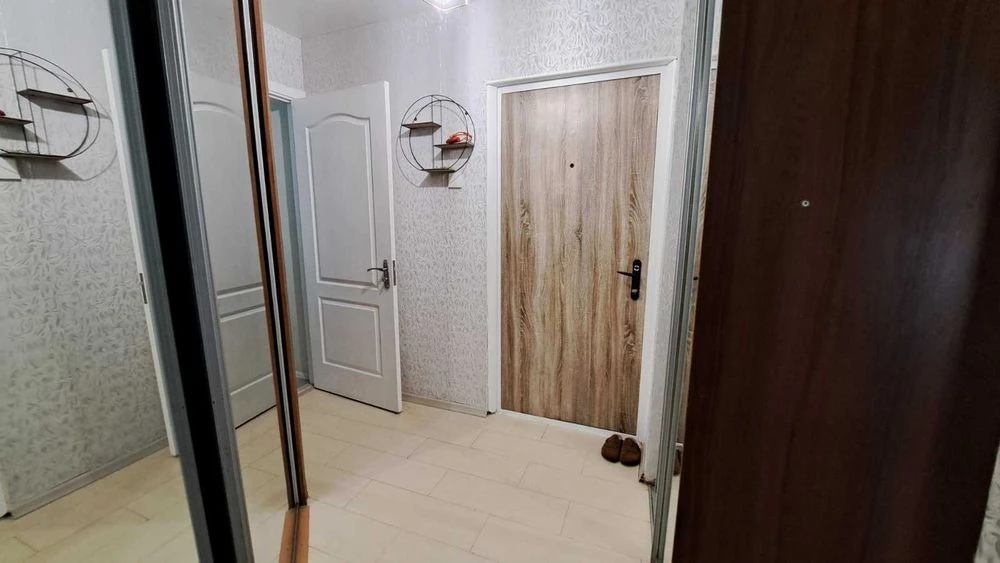 I am selling a cozy 2-room apartment near the metro station "Studentska"