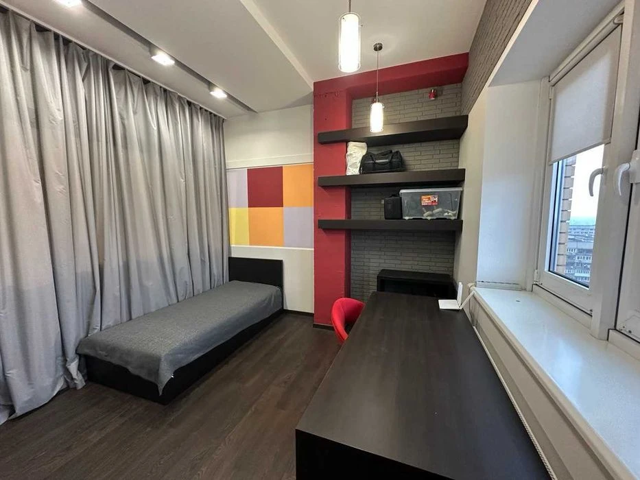 Продам 3-комнатную квартиру в ЖК Феодосиевский