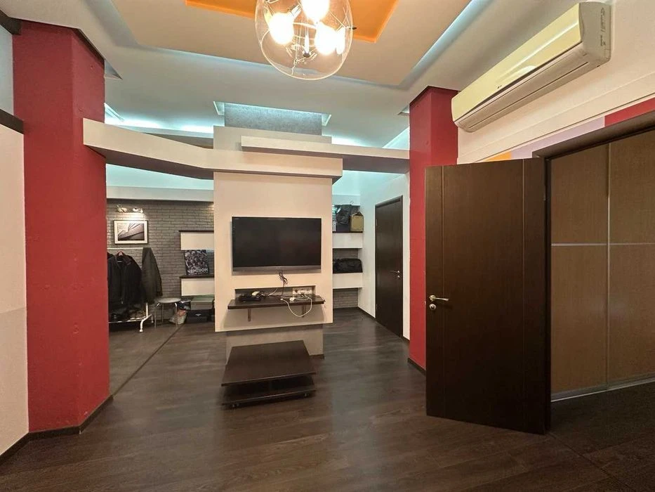 Продам 3-комнатную квартиру в ЖК Феодосиевский