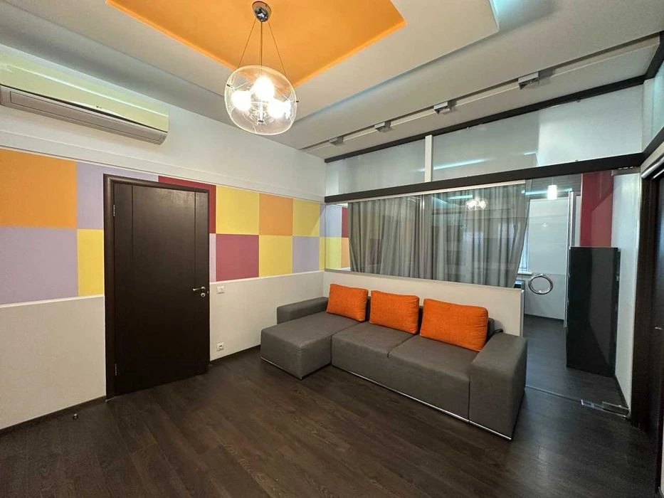 Продам 3-комнатную квартиру в ЖК Феодосиевский