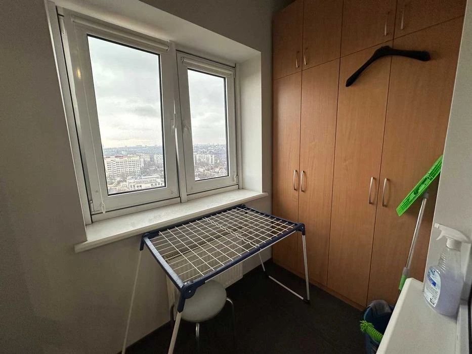Продам 3-комнатную квартиру в ЖК Феодосиевский