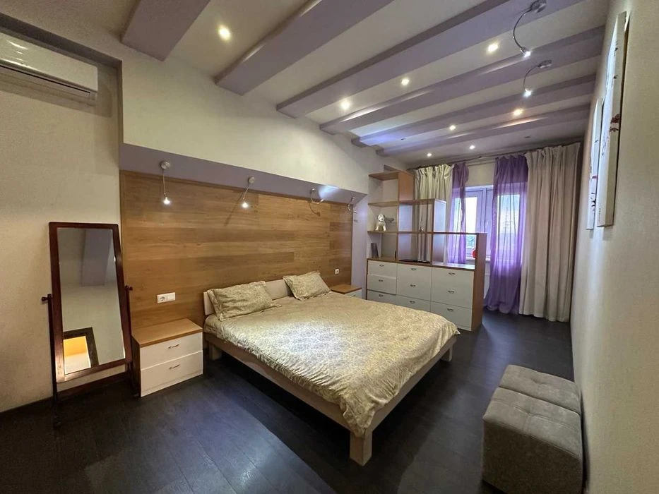Продам 3-комнатную квартиру в ЖК Феодосиевский