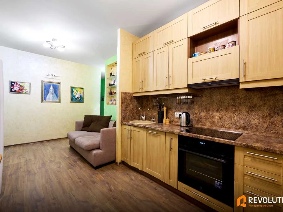 Квартира. Киев, Регенераторная ул., 4к