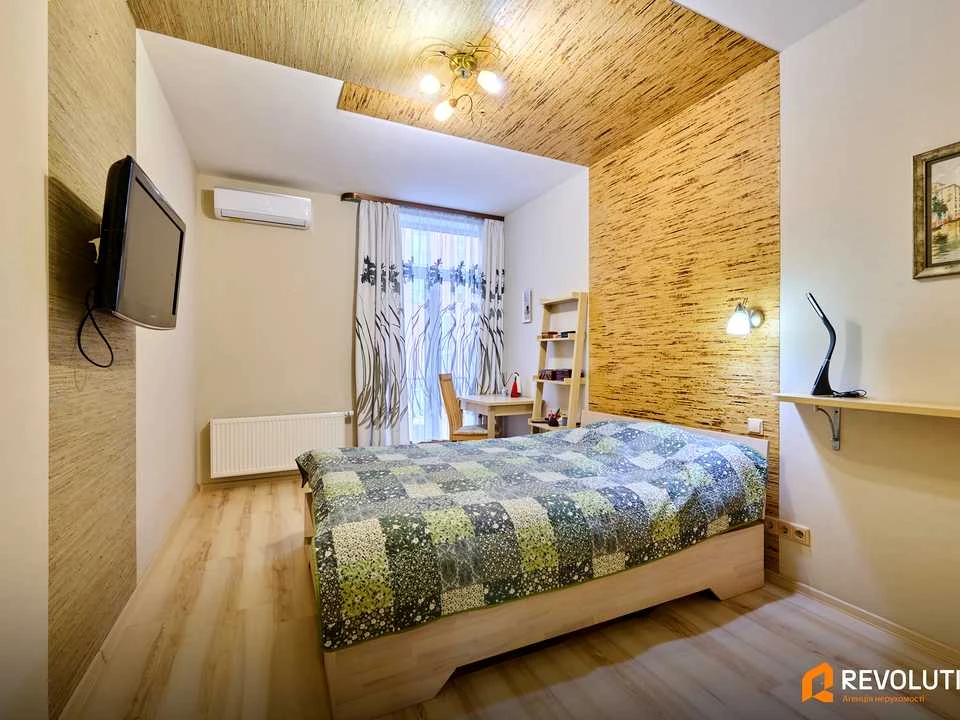 Квартира. Киев, Регенераторная ул., 4к