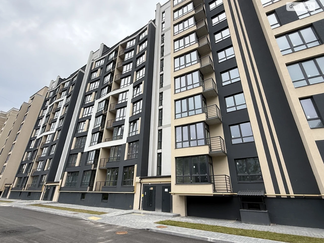 Продаж Квартира Виставка