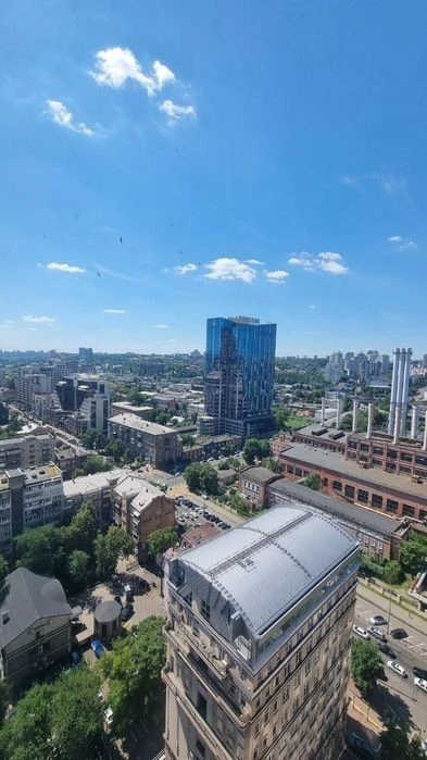 Apartment for sale in the center on Saksaganskoho 121 University B